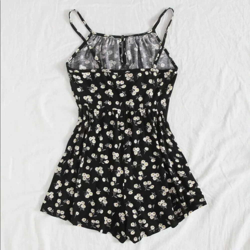 NWT SHEIN: XS Black Floral Tie Up Strap Romper - Picture 3 of 10